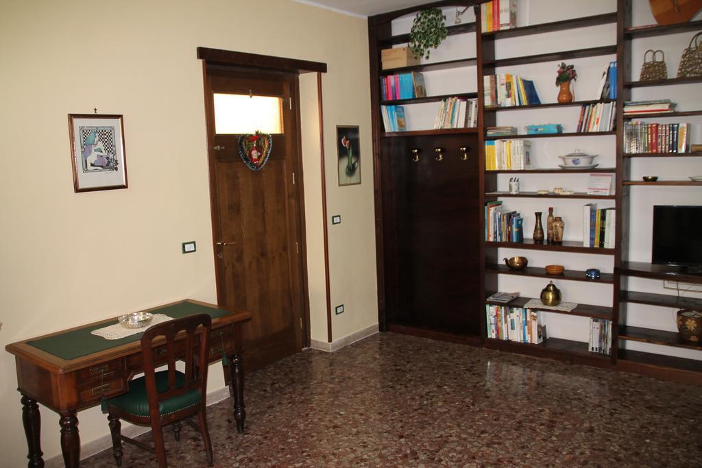B&B A Casa Di Nonna Fondi Exterior foto